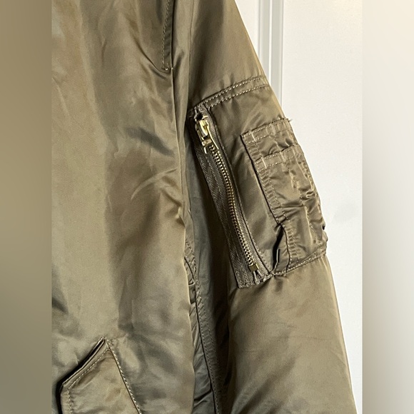 ALPHA INDUSTRIES MA-1 Reversible Bomber Jacket in Sage Green Size Small Slim Fit - Picture 5 of 15